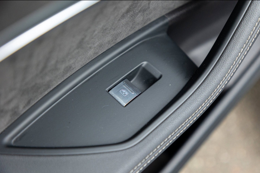 Audi e-tron Sportback 55 quattro S-Line 95 kWh Soh 92% I Panoramadak I Leder I B&O I Adaptive Cruise I HeadUp I Luchtvering