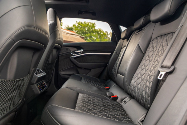 Audi e-tron Sportback 55 quattro S-Line 95 kWh Soh 92% I Panoramadak I Leder I B&O I Adaptive Cruise I HeadUp I Luchtvering