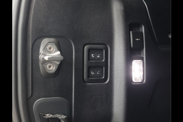 Land Rover Defender P400e X | Pano - Trekhaak - Meridian