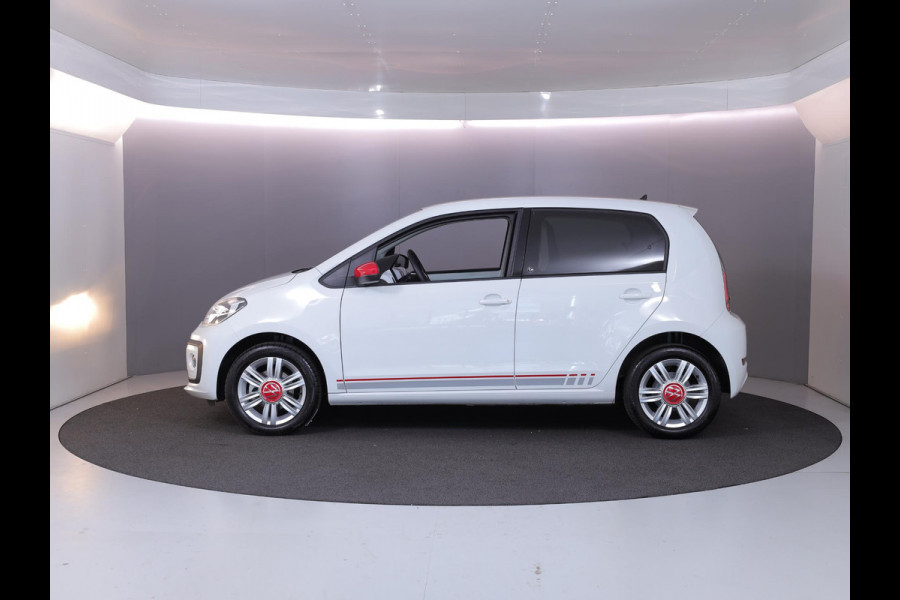 Volkswagen up! 1.0 Beats 65 pk | Navigatie via App | Parkeersensoren achter | Achteruitrijcamera | Autom. airco | Cruise control | Stoelverwarming |