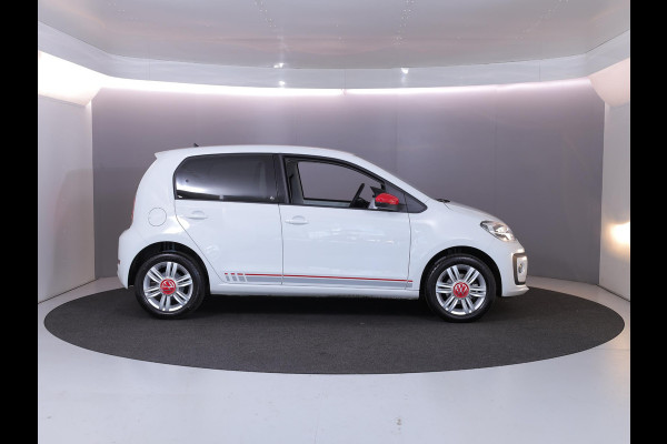 Volkswagen up! 1.0 Beats 65 pk | Navigatie via App | Parkeersensoren achter | Achteruitrijcamera | Autom. airco | Cruise control | Stoelverwarming |