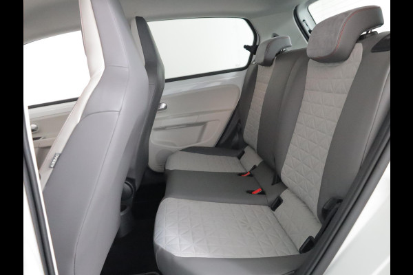 Volkswagen up! 1.0 Beats 65 pk | Navigatie via App | Parkeersensoren achter | Achteruitrijcamera | Autom. airco | Cruise control | Stoelverwarming |