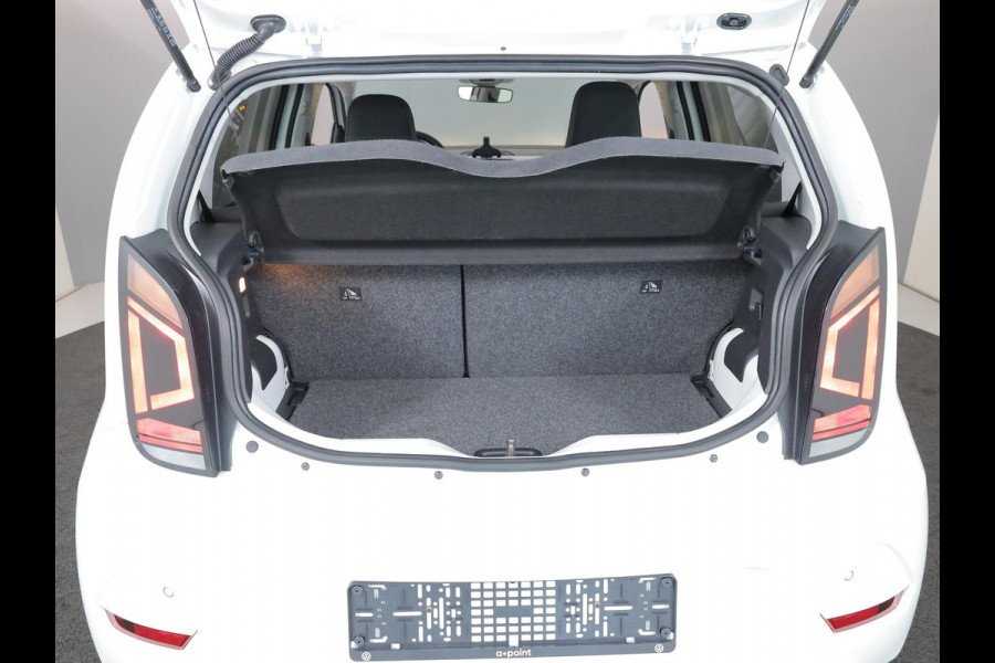Volkswagen up! 1.0 Beats 65 pk | Navigatie via App | Parkeersensoren achter | Achteruitrijcamera | Autom. airco | Cruise control | Stoelverwarming |