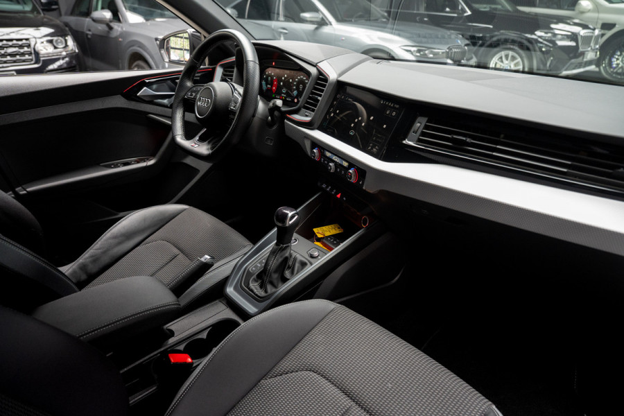Audi A1 Sportback 40 TFSI S- Line Leder Camera Navi Virtual Climate Sonos PDC LM velgen Stoelverwarming Carplay BTW auto