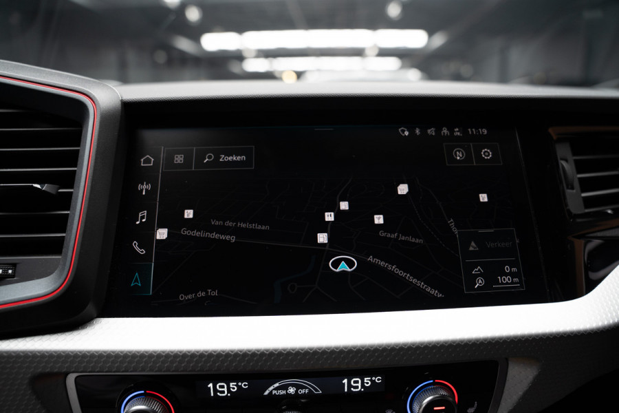Audi A1 Sportback 40 TFSI S- Line Leder Camera Navi Virtual Climate Sonos PDC LM velgen Stoelverwarming Carplay BTW auto