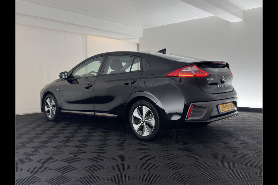 Hyundai IONIQ Comfort EV (INCL-BTW) Aut. *ADAPTIVE-CRUISE | DIGI-COCKPIT | SHIFTPADDLES | LANE-ASSIST | CCS-FASTLOADER | CRUISE | CAMERA | KEYLESS | DAB+ | NAVI-FULLMAP | ECC | PDC | 16"*