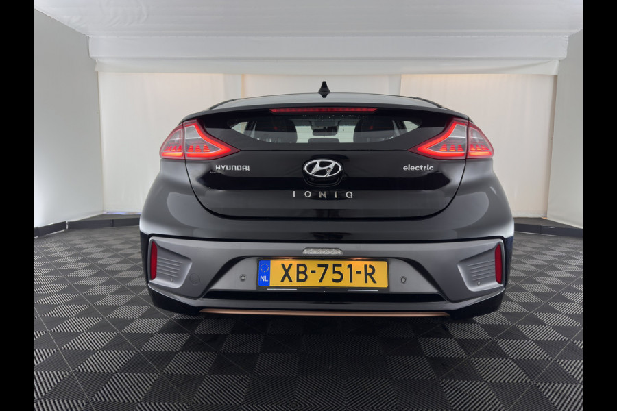 Hyundai IONIQ Comfort EV (INCL-BTW) Aut. *ADAPTIVE-CRUISE | DIGI-COCKPIT | SHIFTPADDLES | LANE-ASSIST | CCS-FASTLOADER | CRUISE | CAMERA | KEYLESS | DAB+ | NAVI-FULLMAP | ECC | PDC | 16"*