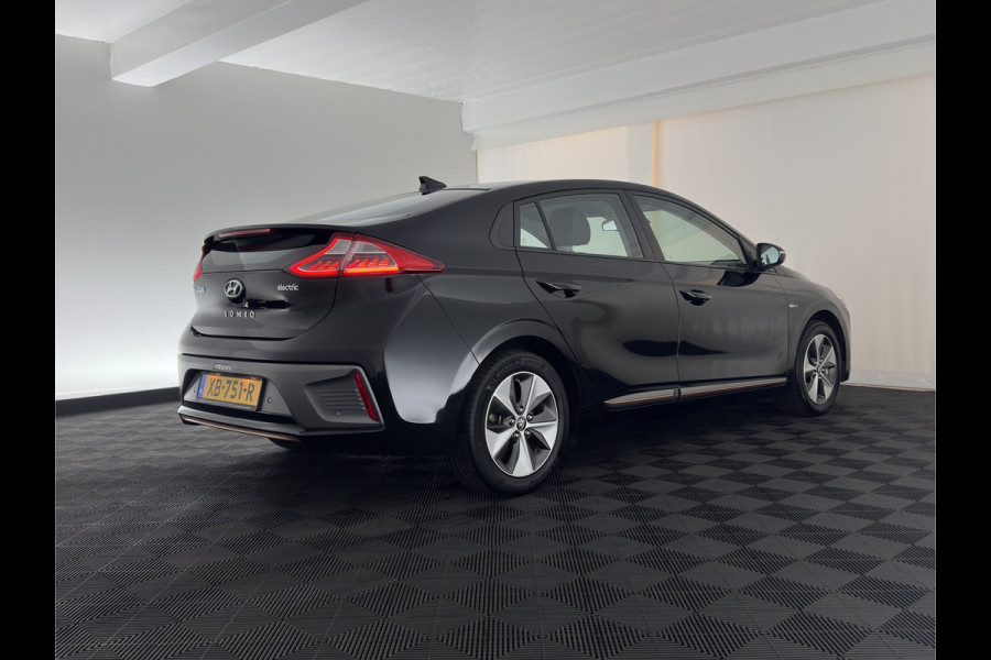 Hyundai IONIQ Comfort EV (INCL-BTW) Aut. *ADAPTIVE-CRUISE | DIGI-COCKPIT | SHIFTPADDLES | LANE-ASSIST | CCS-FASTLOADER | CRUISE | CAMERA | KEYLESS | DAB+ | NAVI-FULLMAP | ECC | PDC | 16"*
