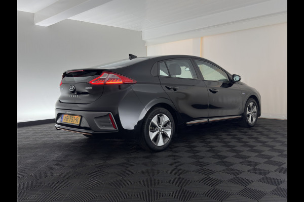 Hyundai IONIQ Comfort EV (INCL-BTW) Aut. *ADAPTIVE-CRUISE | DIGI-COCKPIT | SHIFTPADDLES | LANE-ASSIST | CCS-FASTLOADER | CRUISE | CAMERA | KEYLESS | DAB+ | NAVI-FULLMAP | ECC | PDC | 16"*