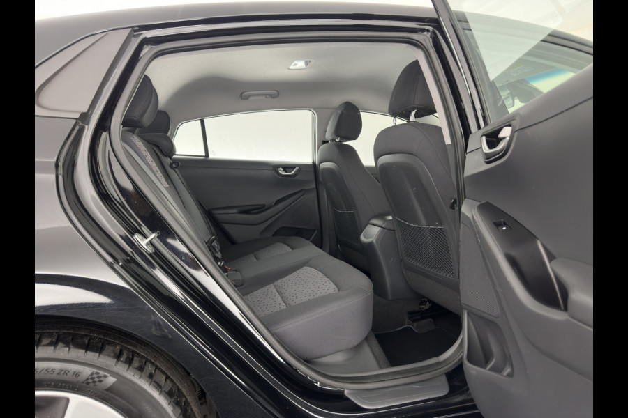 Hyundai IONIQ Comfort EV (INCL-BTW) Aut. *ADAPTIVE-CRUISE | DIGI-COCKPIT | SHIFTPADDLES | LANE-ASSIST | CCS-FASTLOADER | CRUISE | CAMERA | KEYLESS | DAB+ | NAVI-FULLMAP | ECC | PDC | 16"*
