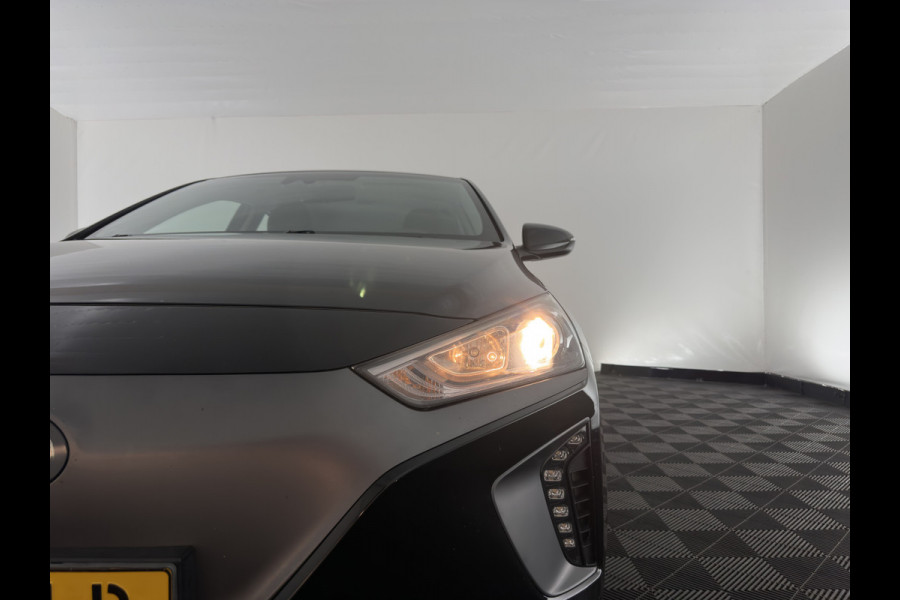 Hyundai IONIQ Comfort EV (INCL-BTW) Aut. *ADAPTIVE-CRUISE | DIGI-COCKPIT | SHIFTPADDLES | LANE-ASSIST | CCS-FASTLOADER | CRUISE | CAMERA | KEYLESS | DAB+ | NAVI-FULLMAP | ECC | PDC | 16"*