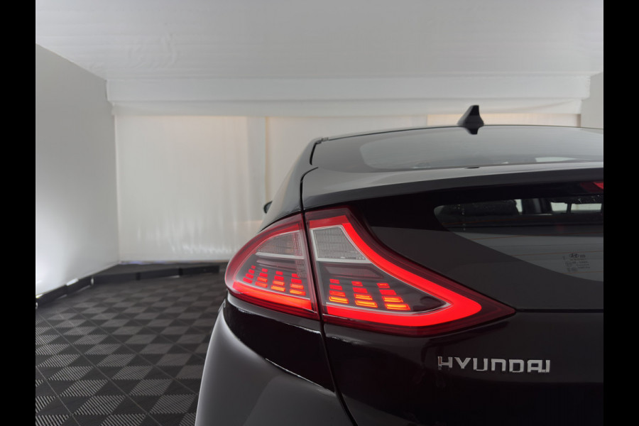 Hyundai IONIQ Comfort EV (INCL-BTW) Aut. *ADAPTIVE-CRUISE | DIGI-COCKPIT | SHIFTPADDLES | LANE-ASSIST | CCS-FASTLOADER | CRUISE | CAMERA | KEYLESS | DAB+ | NAVI-FULLMAP | ECC | PDC | 16"*