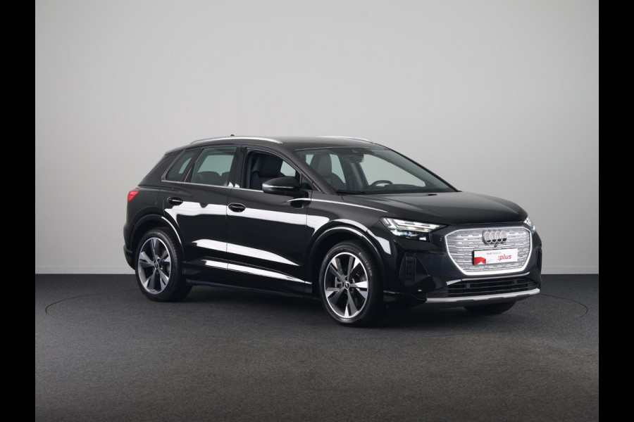 Audi Q4 e-tron 40 Launch edition Advanced Plus 77 kWh 204 pk | SOH 97,27% | Navigatie | Warmtepomp | Parkeersensoren | Achteruitrijcamera | Lederen bekleding | Elektr. voorstoelen | SONOS soundsystem | Lichtmetalen velgen 20" |