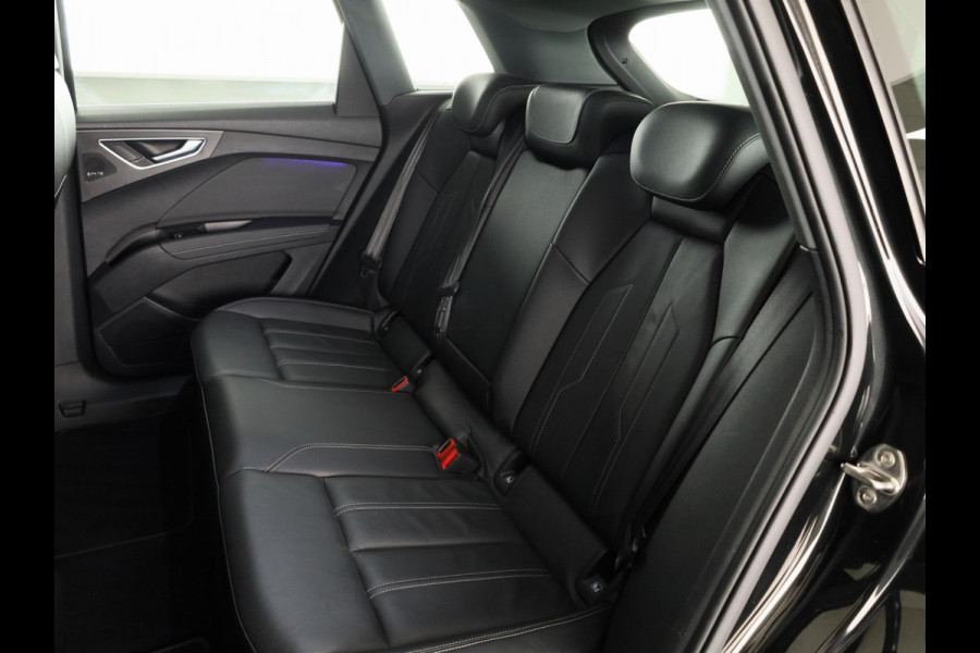 Audi Q4 e-tron 40 Launch edition Advanced Plus 77 kWh 204 pk | SOH 97,27% | Navigatie | Warmtepomp | Parkeersensoren | Achteruitrijcamera | Lederen bekleding | Elektr. voorstoelen | SONOS soundsystem | Lichtmetalen velgen 20" |