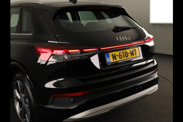 Audi Q4 e-tron 40 Launch edition Advanced Plus 77 kWh 204 pk | SOH 97,27% | Navigatie | Warmtepomp | Parkeersensoren | Achteruitrijcamera | Lederen bekleding | Elektr. voorstoelen | SONOS soundsystem | Lichtmetalen velgen 20" |