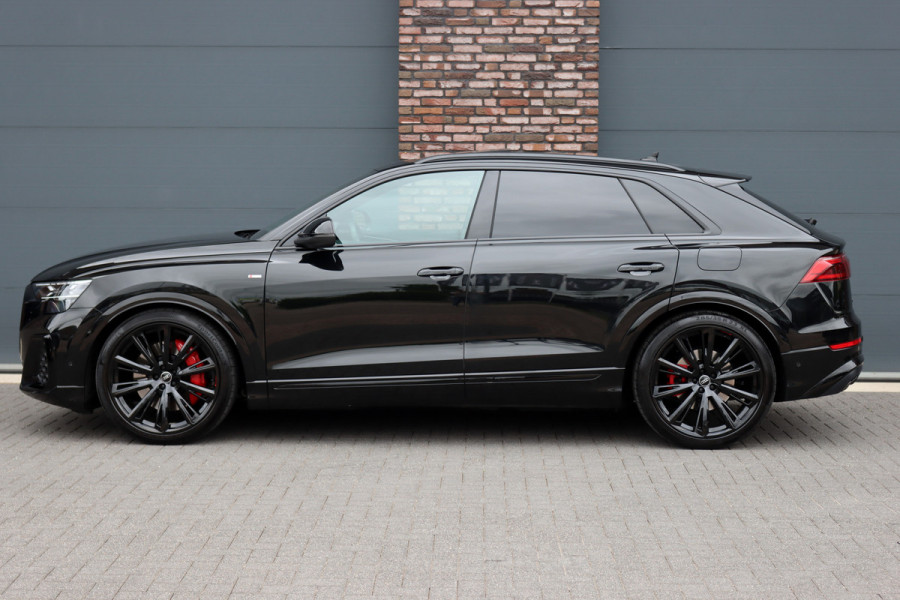 Audi Q8 55 TFSI e Quattro Pro Line S | Luchtvering | Achterasbesturing | ACC | Bang&Olufsen | Trekhaak | Matrix-LED | Soft-Close | Verwarmd Stuurwiel | Panoramadak | Keyless Entry |