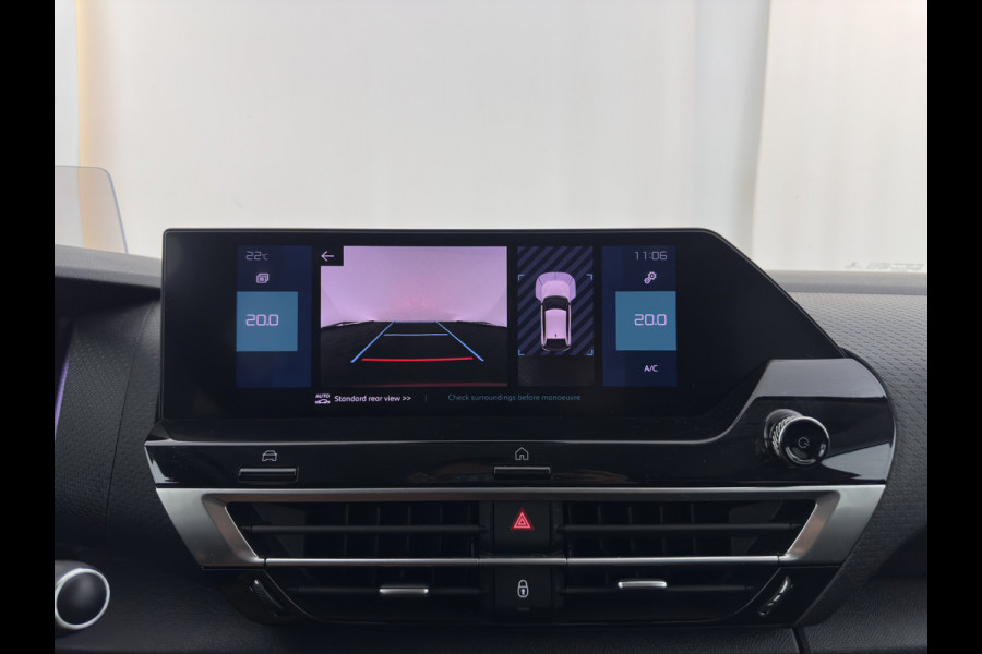 Citroën Ë-C4 Shine Pack Business 50 kWh [3-Fase-11kW] (INCL-BTW) *HEAD-UP | LEATHER | FULL-LED | ADAPTIVE-CRUISE | DIGI-COCKPIT | BLIND-SPOT | HEATED-COMFORTSEATS | KEYLESS | DAB+ | NAVI-FULLMAP | ECC | LANE-ASSIST | PDC | CRUISE | 18''ALU*