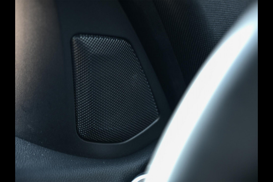 BMW 3-serie 320i High Executive Edition | M-Sport | HUD | HIFI | Ambiance Interieur | Stoelverwarming | Shadow Line | Leder | PDC V+A |