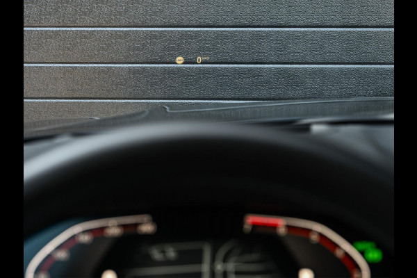 BMW 3-serie 320i High Executive Edition | M-Sport | HUD | HIFI | Ambiance Interieur | Stoelverwarming | Shadow Line | Leder | PDC V+A |