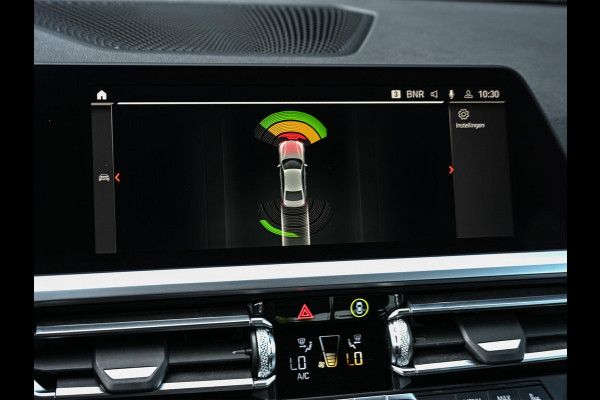 BMW 3-serie 320i High Executive Edition | M-Sport | HUD | HIFI | Ambiance Interieur | Stoelverwarming | Shadow Line | Leder | PDC V+A |