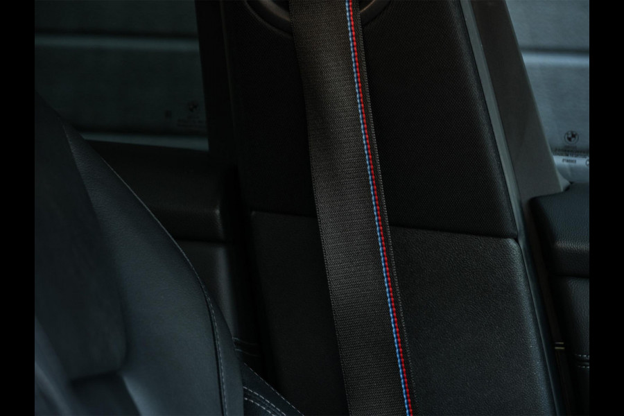 BMW 3-serie 320i High Executive Edition | M-Sport | HUD | HIFI | Ambiance Interieur | Stoelverwarming | Shadow Line | Leder | PDC V+A |