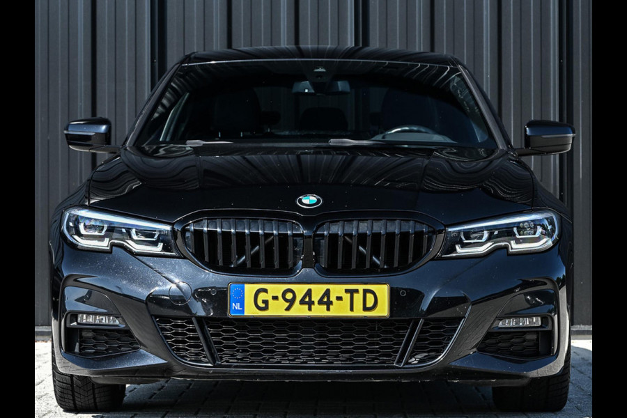 BMW 3-serie 320i High Executive Edition | M-Sport | HUD | HIFI | Ambiance Interieur | Stoelverwarming | Shadow Line | Leder | PDC V+A |