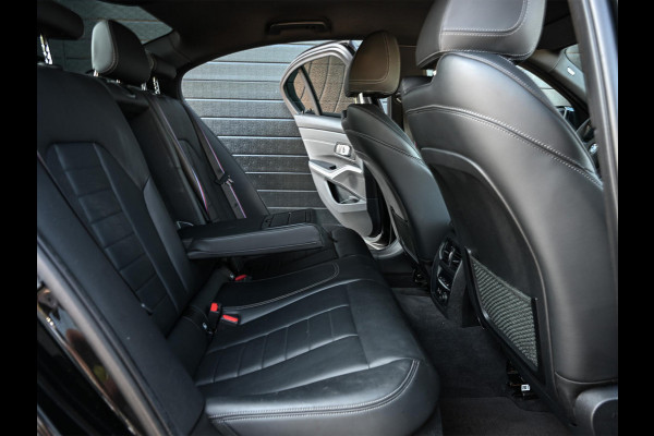 BMW 3-serie 320i High Executive Edition | M-Sport | HUD | HIFI | Ambiance Interieur | Stoelverwarming | Shadow Line | Leder | PDC V+A |