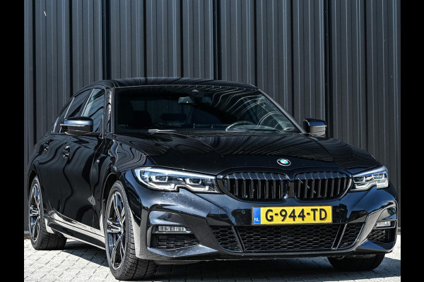 BMW 3-serie 320i High Executive Edition | M-Sport | HUD | HIFI | Ambiance Interieur | Stoelverwarming | Shadow Line | Leder | PDC V+A |