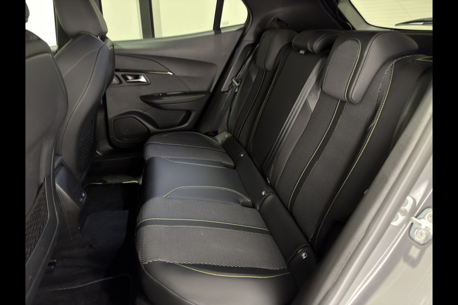 Peugeot e-2008 EV GT 50 kWh | SOH 99,9 % | Apple Carplay/Android Auto | Camera | Wordt verwacht eind augustus