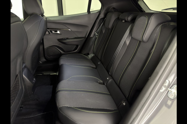 Peugeot e-2008 EV GT 50 kWh | SOH 99,9 % | Apple Carplay/Android Auto | Camera | Wordt verwacht eind augustus