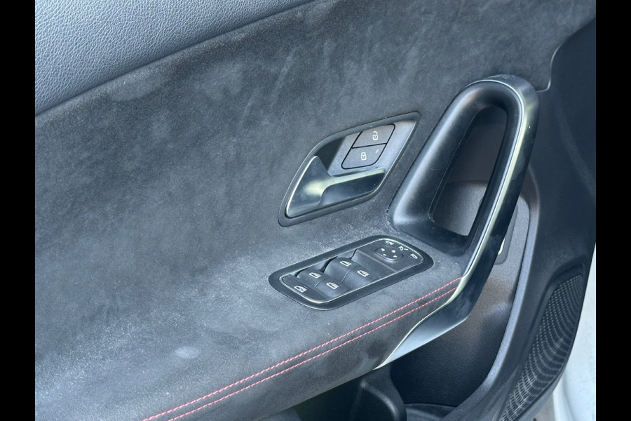 Mercedes-Benz A-Klasse 200 Business | AMG Line | Camera|