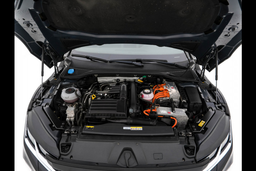 Volkswagen Arteon Shooting Brake 1.4 TSI eHybrid R-Line Business (Plug-in) {SoH-90%} (INCL-BTW) *PANO | LEATHER-ARTVELOURS | FULL-LED | CAMERA | ADAPTIVE-CRUISE | HEATED-SPORTSEATS | KEYLESS | NAVI-FULLMAP | PRIVACYGLASS | SHIFTPADDLES | DIGI-COCKPIT | TOWBAR | 18''ALU*