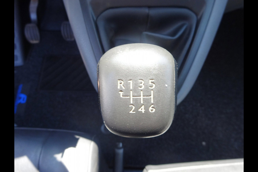 Toyota ProAce Worker 2.0 D-4D Navigator Long L3 AIRCO NAVIGATIE 3 ZITSPLAATSEN