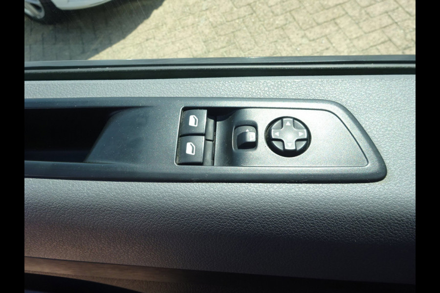 Toyota ProAce Worker 2.0 D-4D Navigator Long L3 AIRCO NAVIGATIE 3 ZITSPLAATSEN