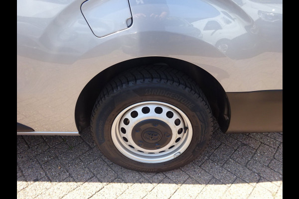 Toyota ProAce Worker 2.0 D-4D Navigator Long L3 AIRCO NAVIGATIE 3 ZITSPLAATSEN