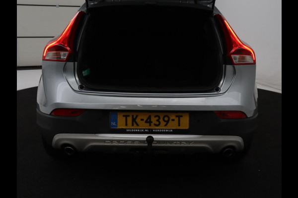 Volvo V40 Cross Country 1.5 T3 Edition+ | Trekhaak | Navigatie | Stoelverwarming | Climate control | Bluetooth | Cruise control | Parkeerhulp