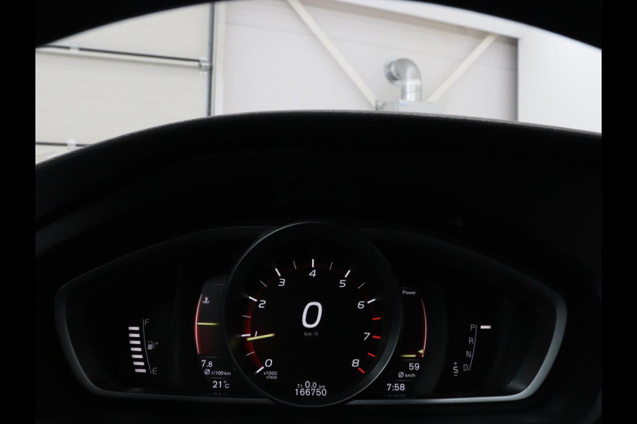 Volvo V40 Cross Country 1.5 T3 Edition+ | Trekhaak | Navigatie | Stoelverwarming | Climate control | Bluetooth | Cruise control | Parkeerhulp