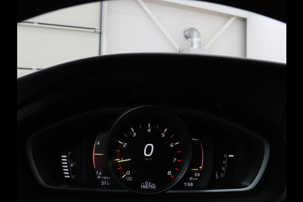 Volvo V40 Cross Country 1.5 T3 Edition+ | Trekhaak | Navigatie | Stoelverwarming | Climate control | Bluetooth | Cruise control | Parkeerhulp