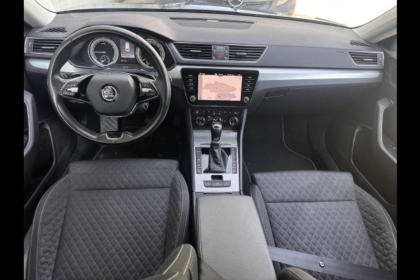 Škoda Superb Combi 1.4 TSI iV PHEV Business Edition Plus | SOH: 93,3% | Trekhaak | Adaptive CC | LED | Bliss | Camera | Memory Seat |