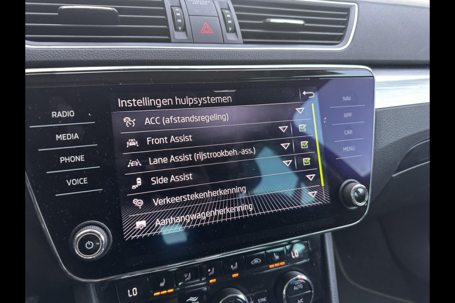 Škoda Superb Combi 1.4 TSI iV PHEV Business Edition Plus | SOH: 93,3% | Trekhaak | Adaptive CC | LED | Bliss | Camera | Memory Seat |