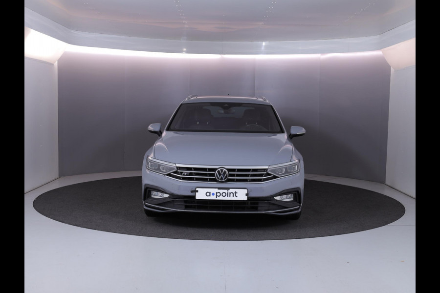 Volkswagen Passat Variant 1.5 TSI R-Line Business + 150pk DSG| Pano-dak| Luxe lederen interieur| Matrix LED