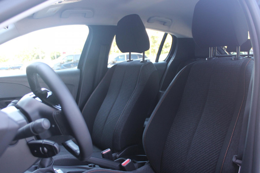Peugeot 208 1.2 100PK STYLE | APPLE CARPLAY/ANDROID AUTO | CRUISE CONTROL | AIRCO | PARKEERSENSOREN ACHTER | DAB+ RADIO | LICHT SENSOR | LAGE KM STAND! |