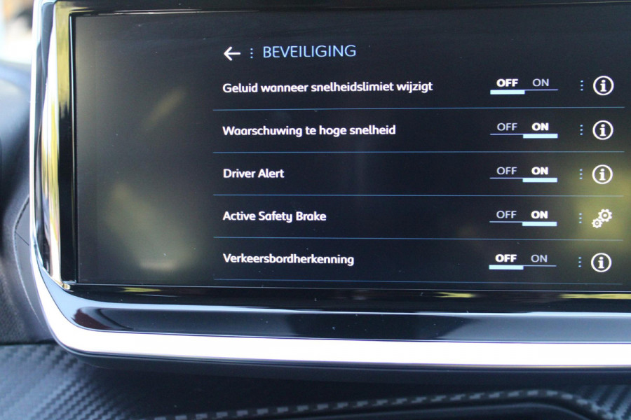 Peugeot 208 1.2 100PK STYLE | APPLE CARPLAY/ANDROID AUTO | CRUISE CONTROL | AIRCO | PARKEERSENSOREN ACHTER | DAB+ RADIO | LICHT SENSOR | LAGE KM STAND! |