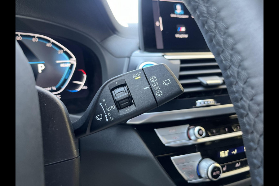 BMW iX3 High Executive 80 kWh | SOH 97,4% | Leder | Pano | Trekhaak | Harman Kardon | 360 Camera | Stoelverwarming | Adaptive Cruise