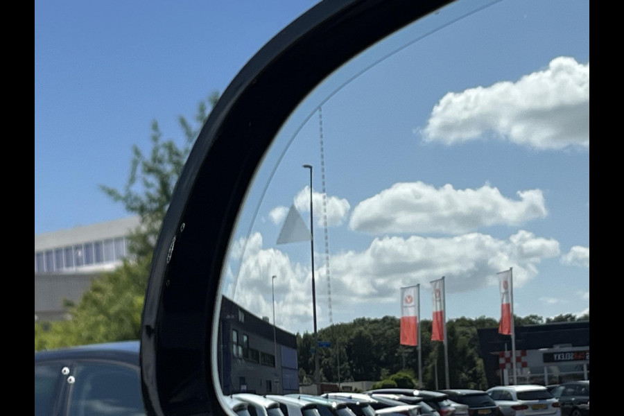BMW iX3 High Executive 80 kWh | SOH 97,4% | Leder | Pano | Trekhaak | Harman Kardon | 360 Camera | Stoelverwarming | Adaptive Cruise