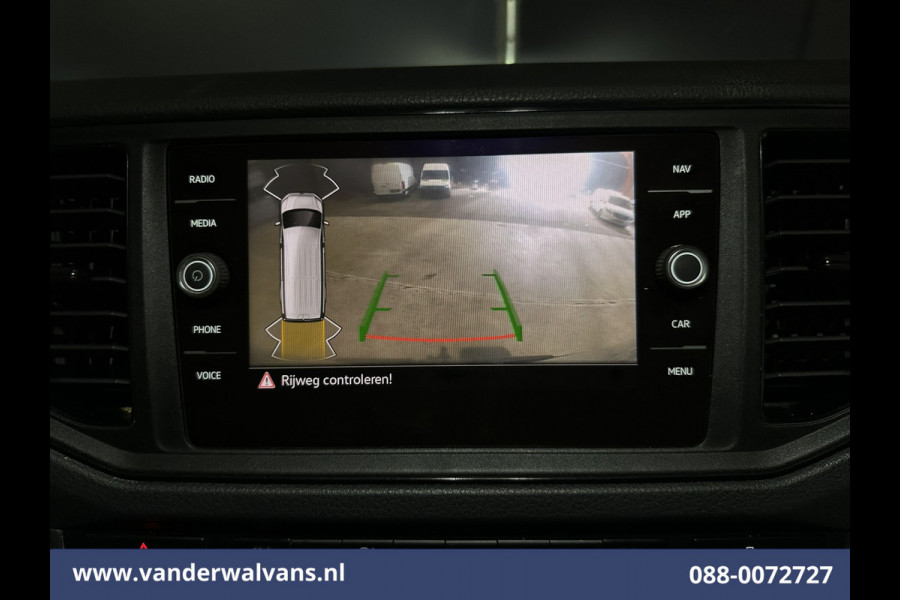 Volkswagen Crafter 2.0 TDI 141pk L3H2 L2H1 Euro6 Airco | Camera | Navigatie | LED | 3000kg Trekhaak | Cruisecontrol Android Auto, Leder, Verwarmde voorruit, Parkeersensoren, Bijrijdersbank