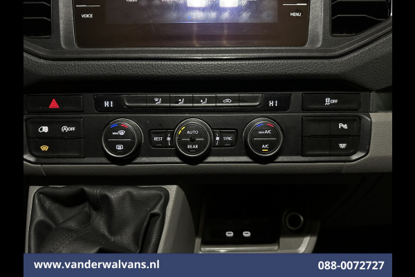 Volkswagen Crafter 2.0 TDI 141pk L3H2 L2H1 Euro6 Airco | Camera | Navigatie | LED | 3000kg Trekhaak | Cruisecontrol Android Auto, Leder, Verwarmde voorruit, Parkeersensoren, Bijrijdersbank