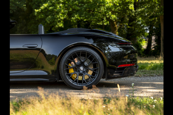 Porsche 911 Cabrio 3.0 Carrera 4S | Keramisch | Akrapovic | Burmester | Lift | Stoelventilatie | Origineel NL