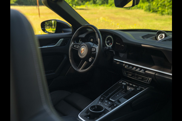 Porsche 911 Cabrio 3.0 Carrera 4S | Keramisch | Akrapovic | Burmester | Lift | Stoelventilatie | Origineel NL