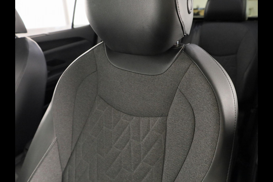 Volkswagen Tayron 1.5 eHybrid Life Edition 204 pk Automaat (DSG) | Verlengde garantie | Navigatie | Panoramadak | Parkeersensoren (Park assist) | Rondomzicht camera |